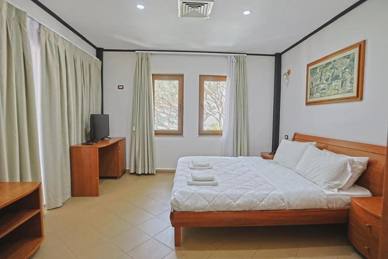 Hotel Kastrati 格勒姆